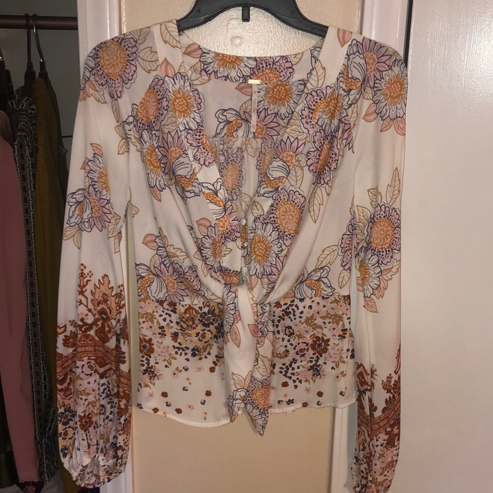 A nicer going out top, very nice colors
